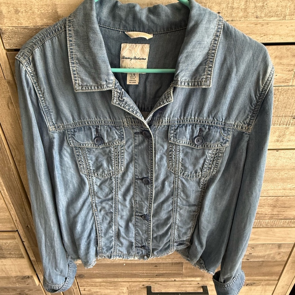 Tommy Bahama Light Wash Denim shirt in Blue